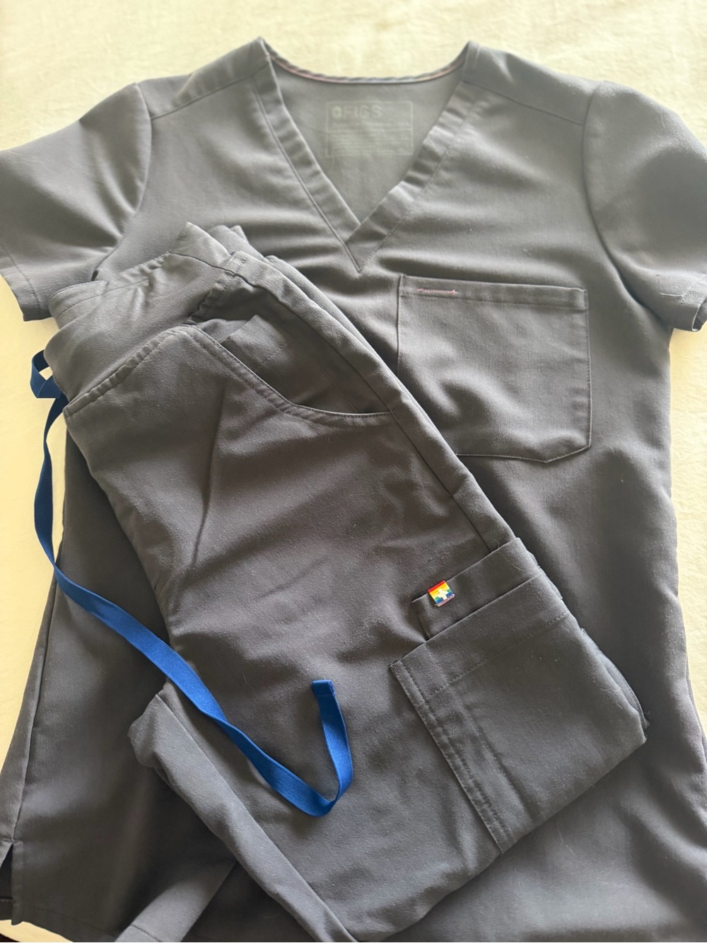 Figs womensCharcoal Gray Jogger-Style Scrub Pants with Blue Drawstring